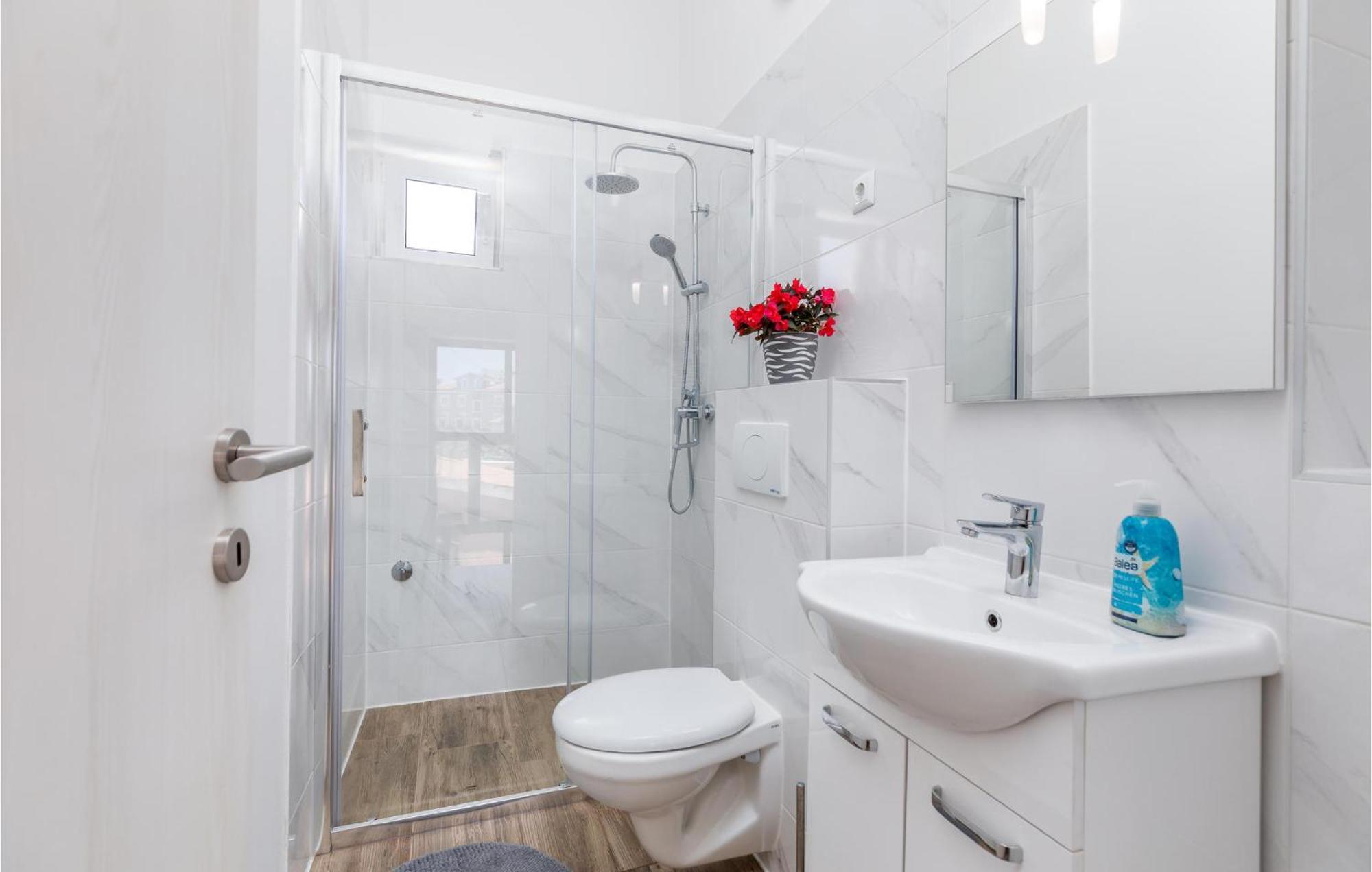 Awesome Home In Fazana With Kitchen Kültér fotó
